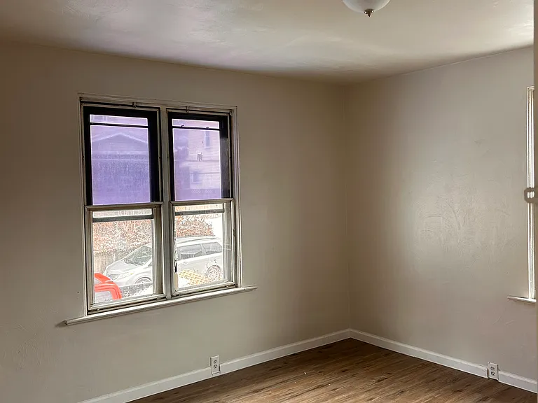 268 Seneca St — Photo 11