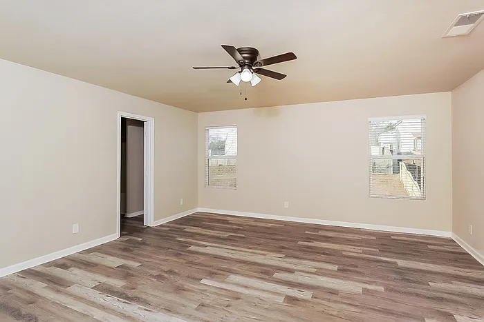 203 Whitestone Dr NE — Photo 7