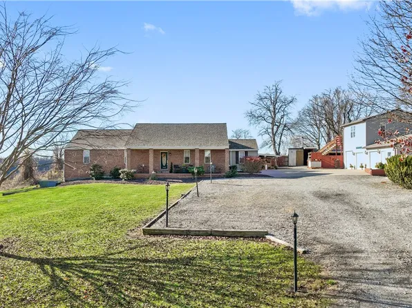 289 N California Dr, Coal Center, PA 15423