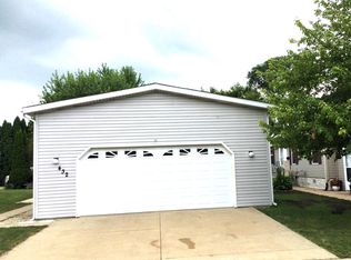 432 Club Cir, Belvidere, IL 61008