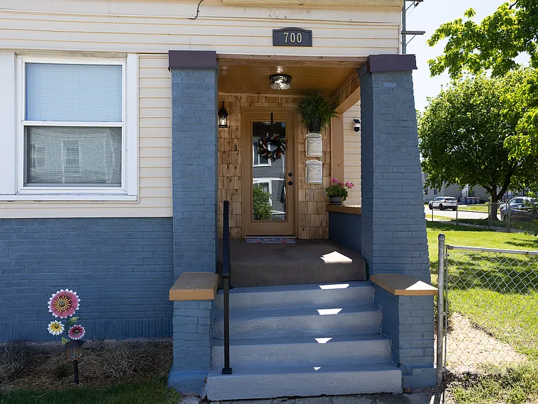 700 Broadway Ave NW #2 — Photo 39