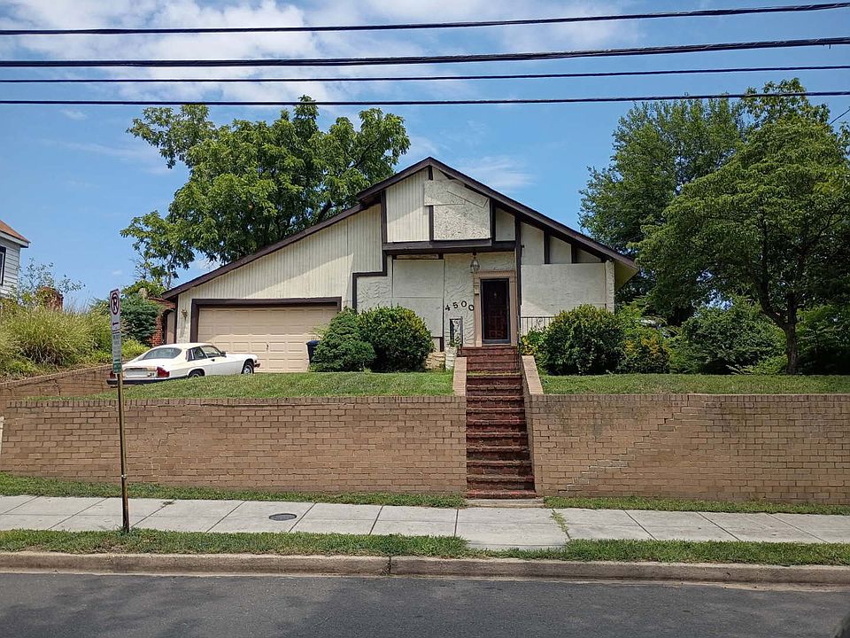 1st image of 4500 Brooks St NE