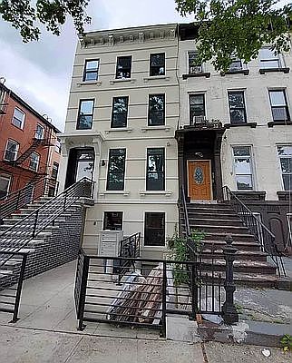 2nd image of 463 Kosciuszko St APT 4