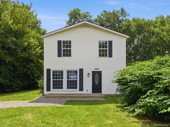 2659 Chrysler Ave, Waterford, MI 48328
