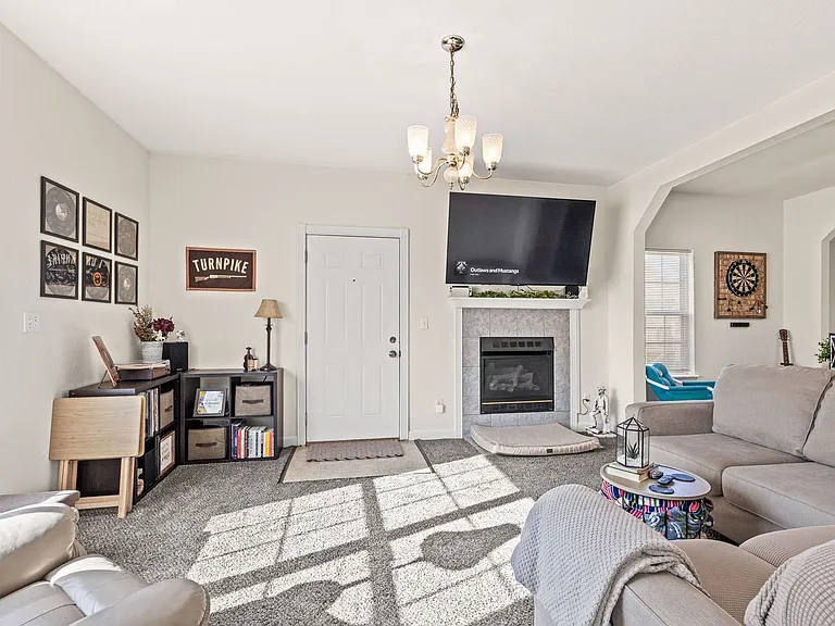 2109-2111 Primrose Dr — Photo 16