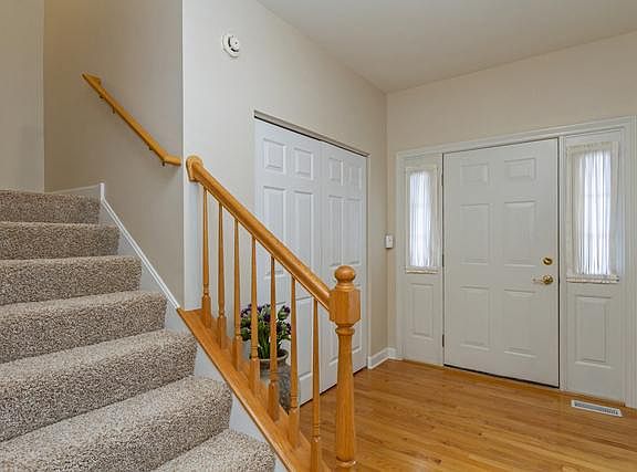 3rd image of 141 Hearthstone Dr