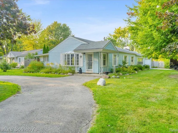 21769 Ulrich St, Clinton Township, MI 48036