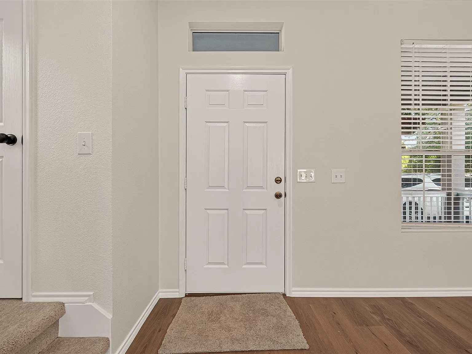 2 bed, 1.5 bath, 1323 sqft, $1,795 — Photo 3