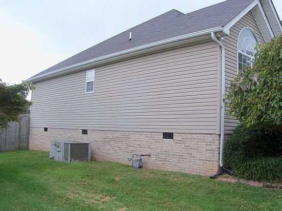 4th image of 1213 Belmont Dr