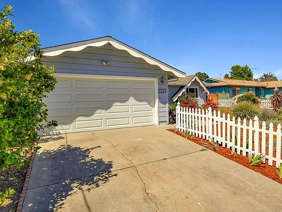 3rd image of 2225 Sequoia Dr