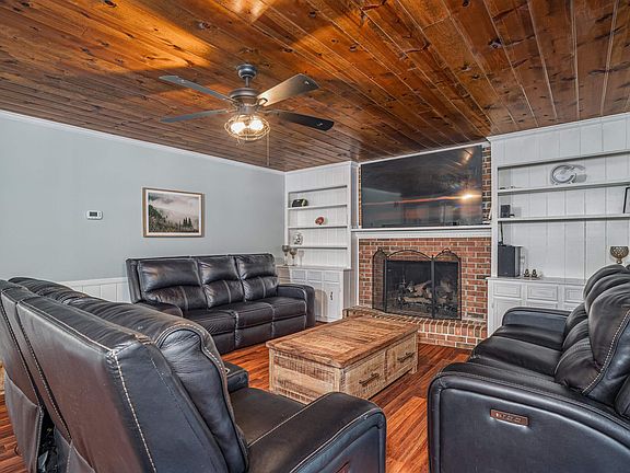 5th image of 110 Brook Valley Rd