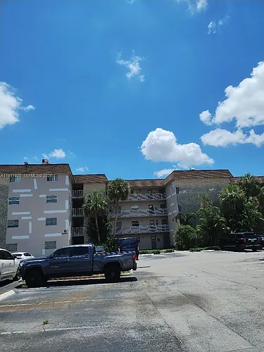 2440 SW 81st Ave #402 Photo 1