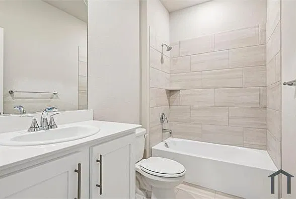 5 bed, 3060 sqft, $3,500 — Photo 3