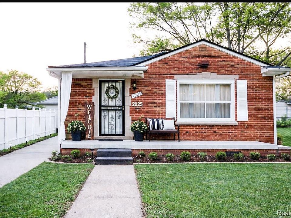 1st image of 20225 Moenart St