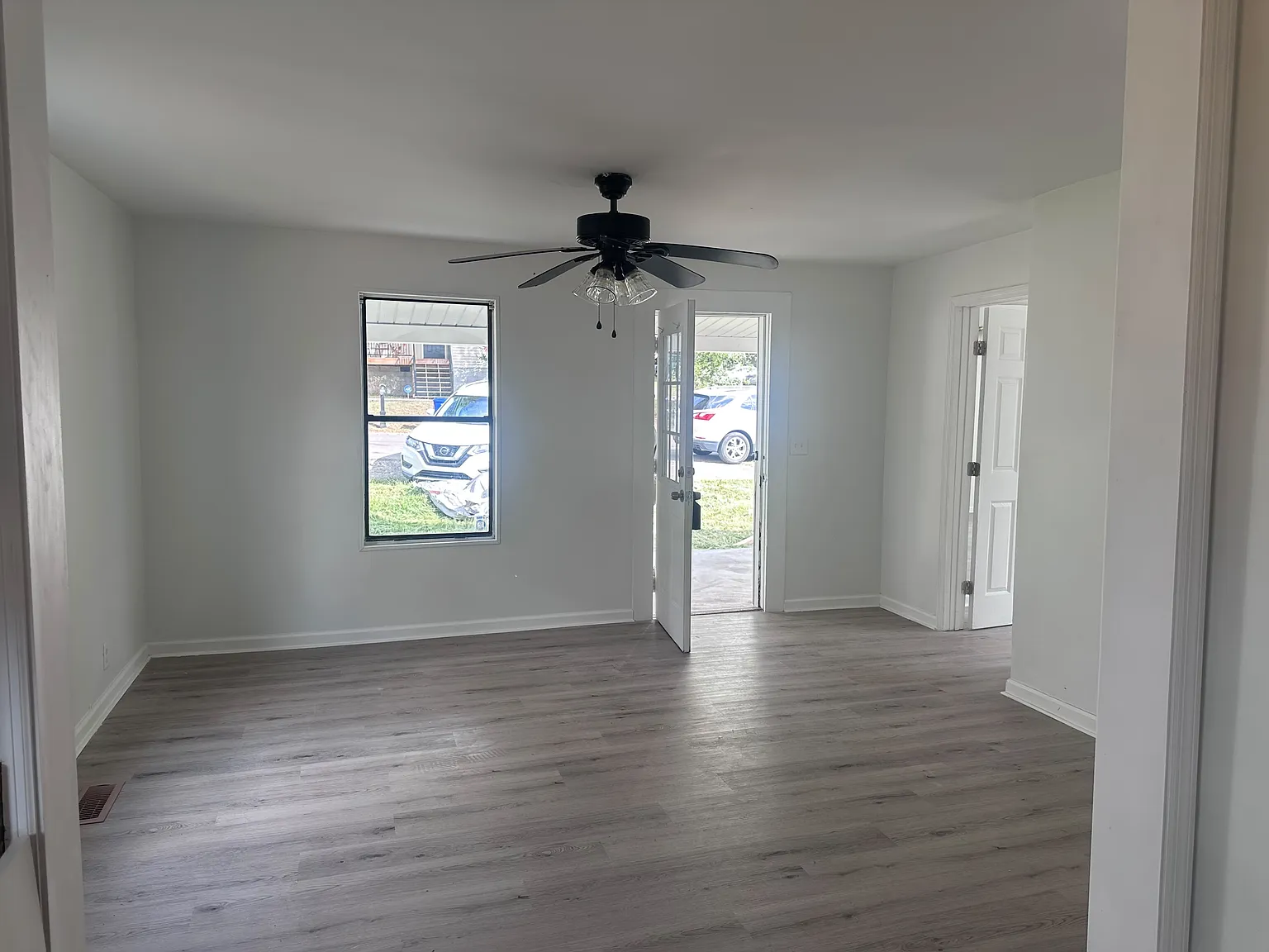 2 bed, 874 sqft, $1,390 — Photo 3