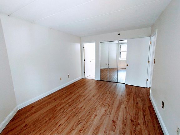 5th image of 1933 Commonwealth Ave #204D