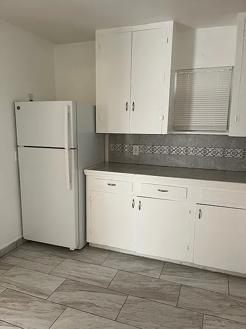 Kitchen - 530 Villa Maria Blvd #2
