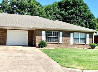 1403 SE O St #B, Bentonville, AR 72712