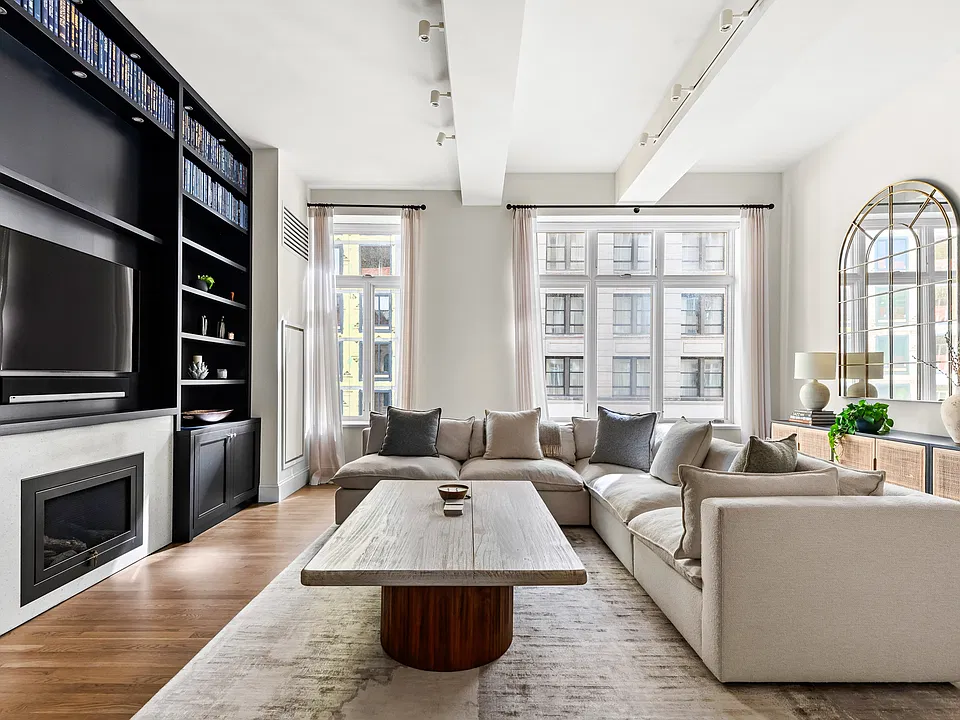 129 Lafayette St #4C
