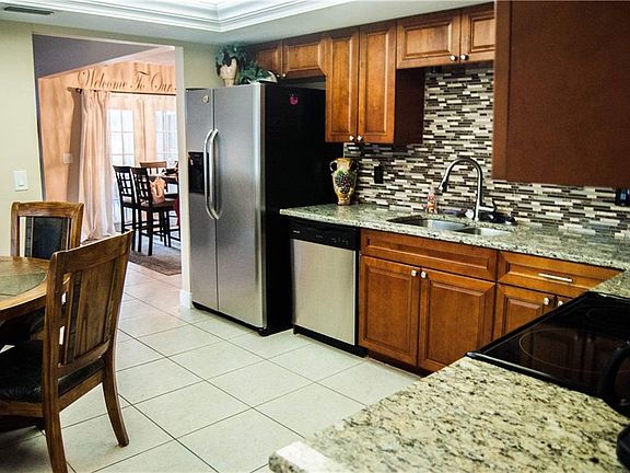 2nd image of 921 Eagle Cir S