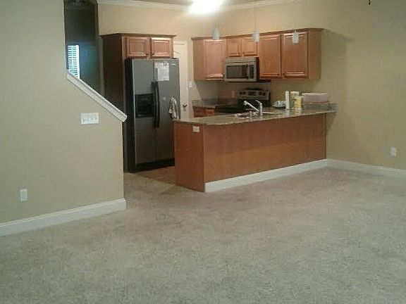 Kitchen with all Appliances