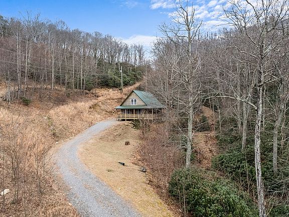 3rd image of 799 Crystal Springs Dr
