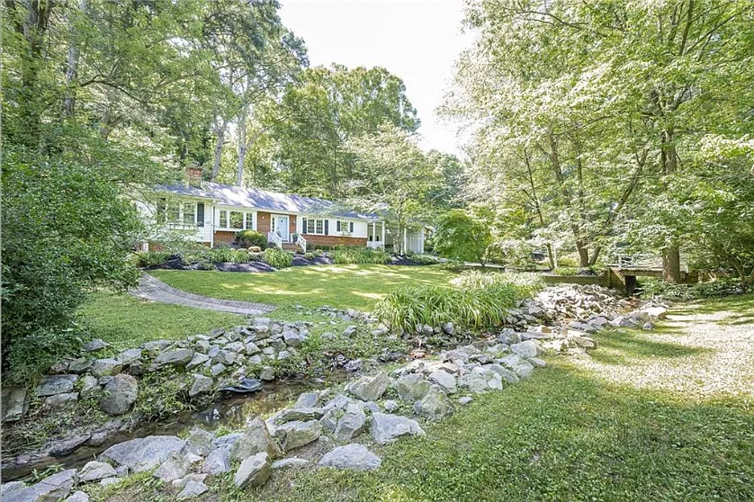 203 Roslyn Hills Dr