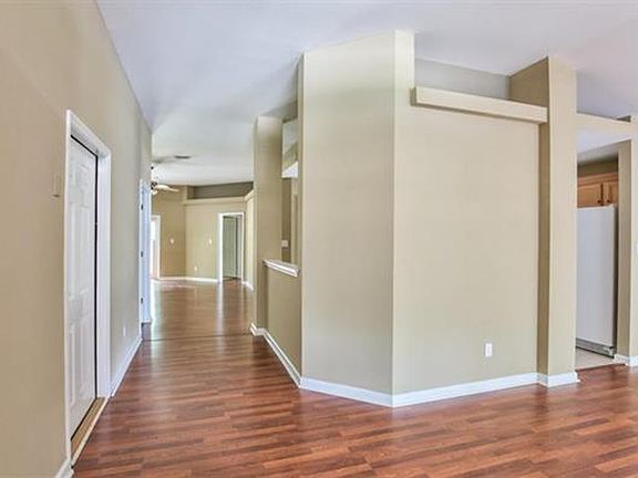 3rd image of 2824 Swanbrooke Ct