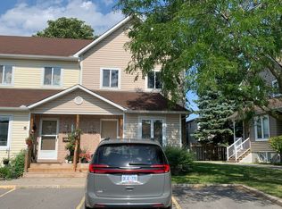 1835 Loranger Ct, Ottawa, ON K1C 7H6