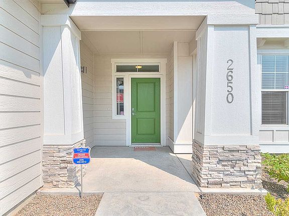 3rd image of 2650 E Blackstone Dr