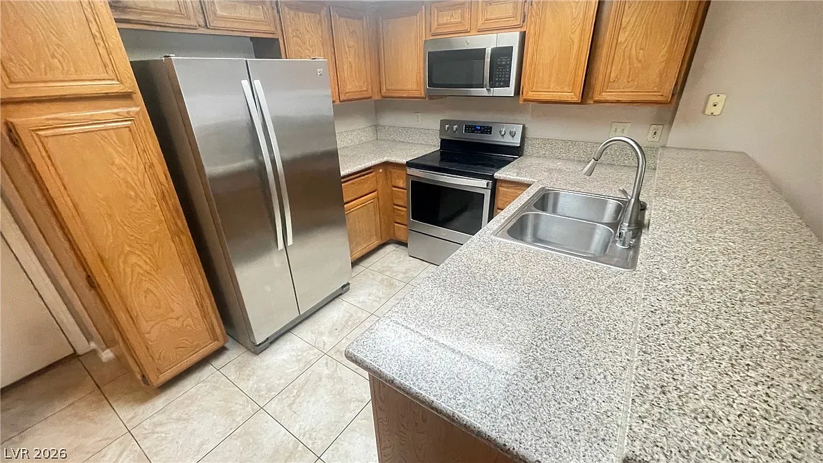 2 bed, 2.0 bath, 1186 sqft, $1,785 — Photo 2