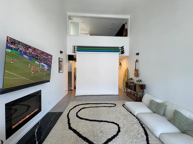 1900 Vine St #303 — Photo 8