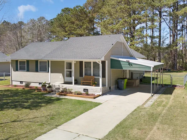 300 Commons Court, New Bern, NC 28560