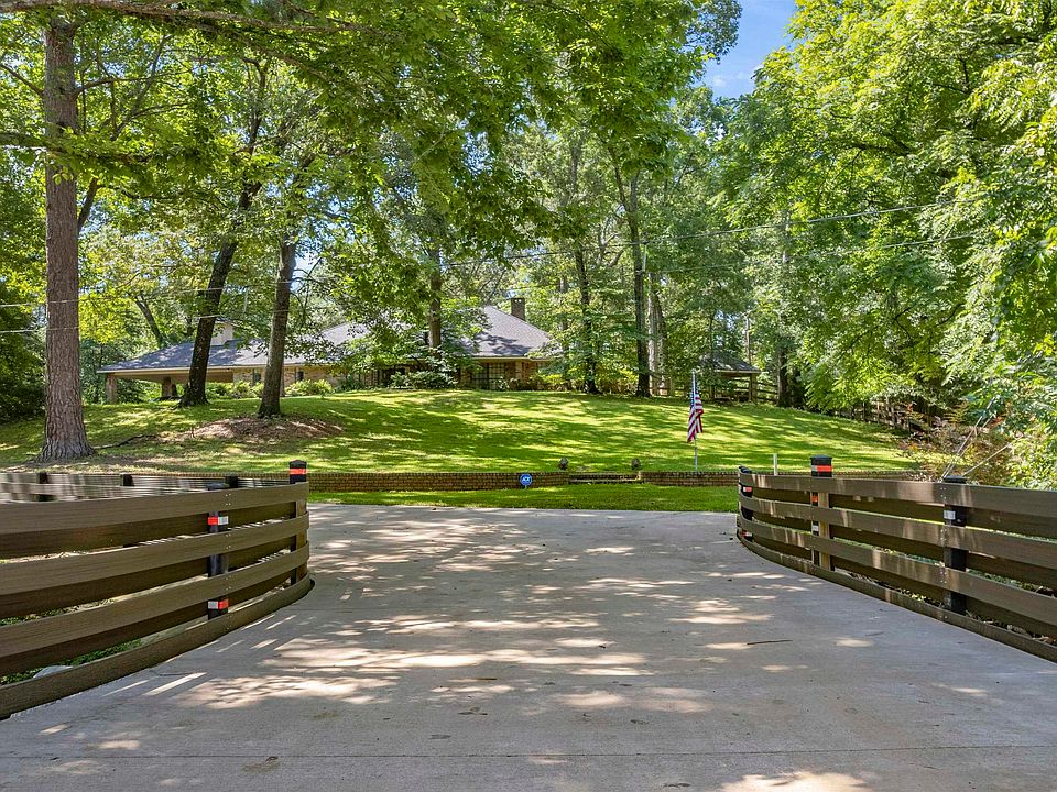 1st image of 1 Bluebird Cir