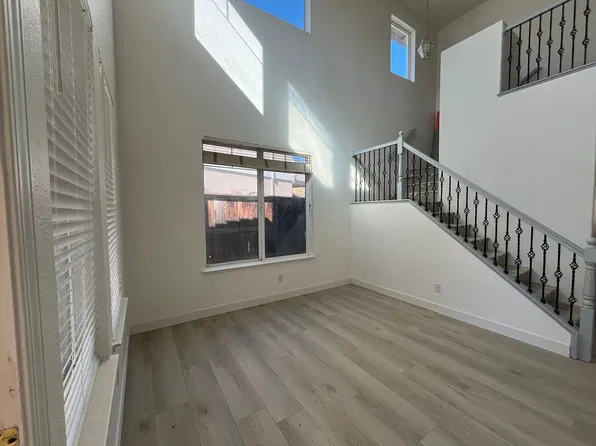 9501 Sarazen Ct, Patterson, CA 95363