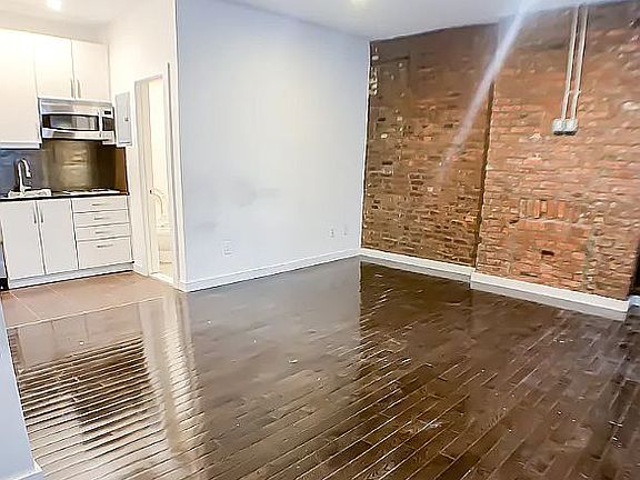 3rd image of 38 Grand St APT 2D