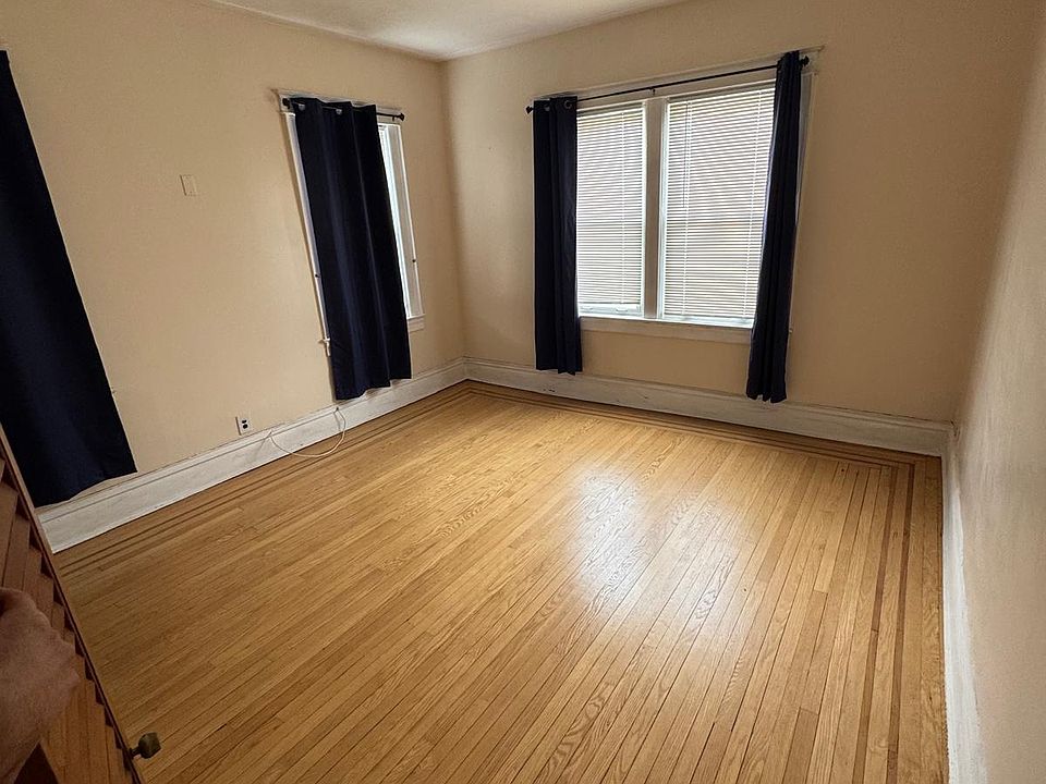 1st image of 682 Morris Park Ave #1