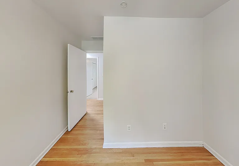2902 Delcourt Dr — Photo 12