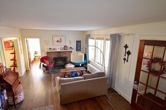 4th image of 203 Valley Rd