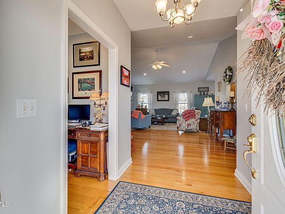 5th image of 1121 Wahoo Valley Rd