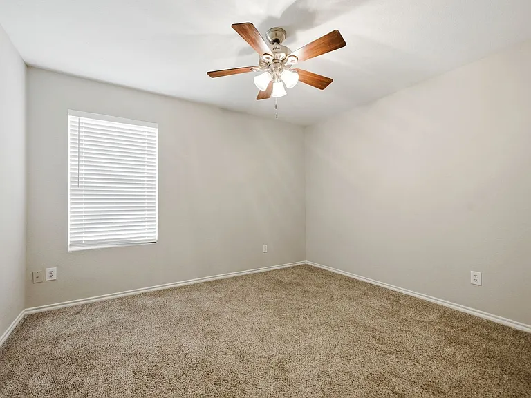 712 Preston Dr — Photo 21