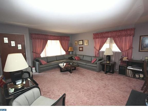 4th image of 102 Barclay Dr