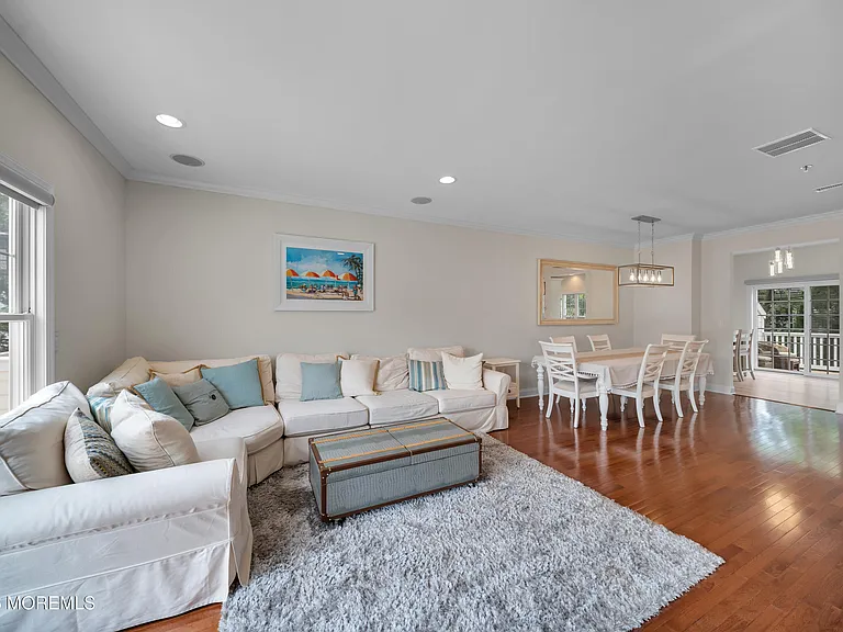302 Villa Dr — Photo 17