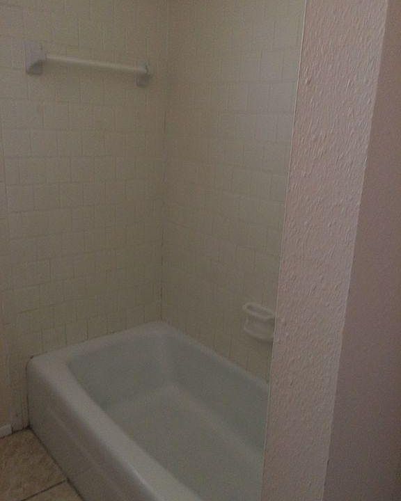 1st image of 225 La Mancha St