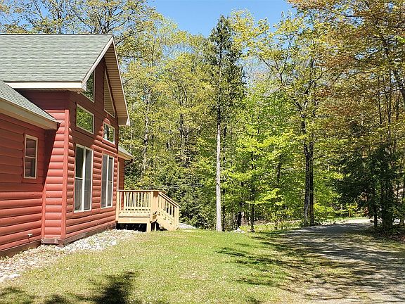 3rd image of 31 Brant Lake Heights Dr