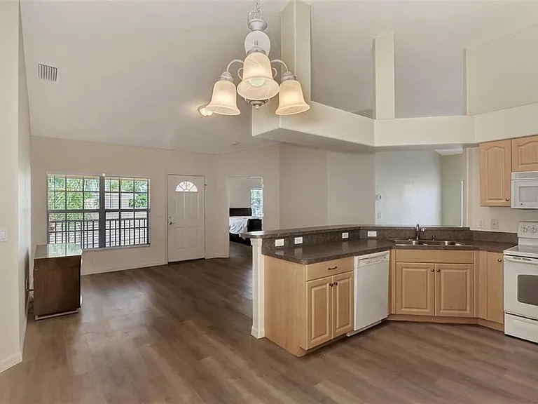 400 Mirabella Cir #201 — Photo 13