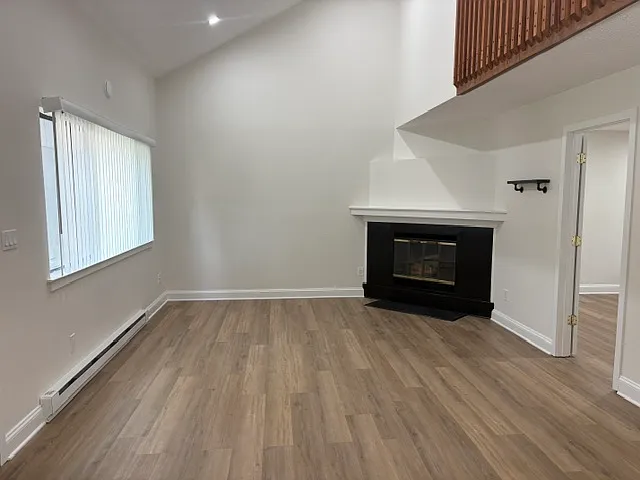 3 bed, 1260 sqft, $2,100 — Photo 4