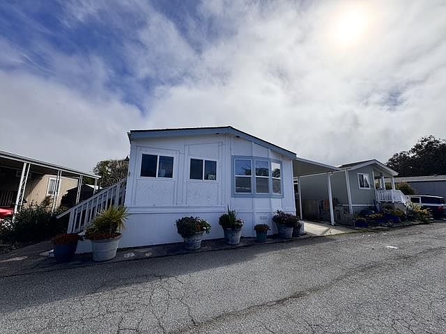 1st image of 120 Creekside Dr #120