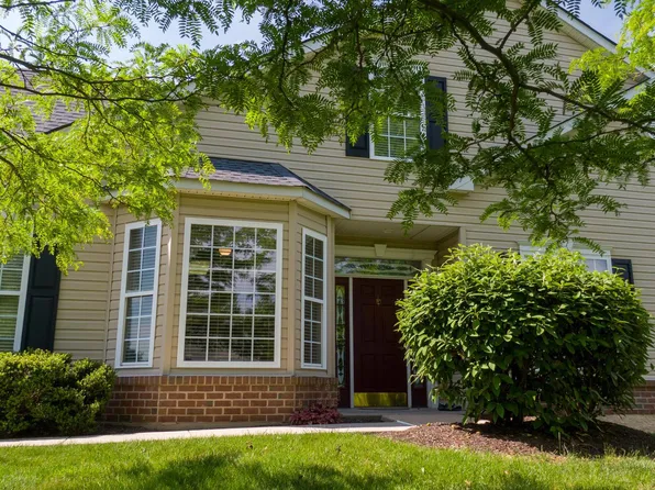 150 Dorchester Dr, Sellersville, PA 18960