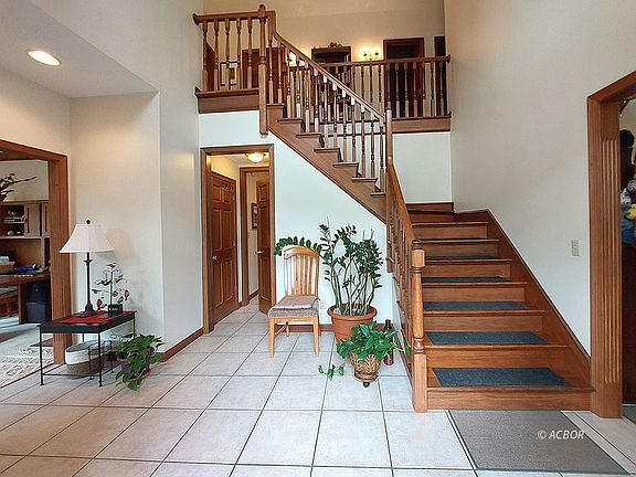 2nd image of 7260 Edgewood Ln